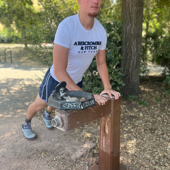 ABERCROMBIE MEN SOFT A&F COLLECTION T SHIRT WHITE NAVY BLUE APPLIQUÉ EMBLEM LOGO - Picture 13 of 16